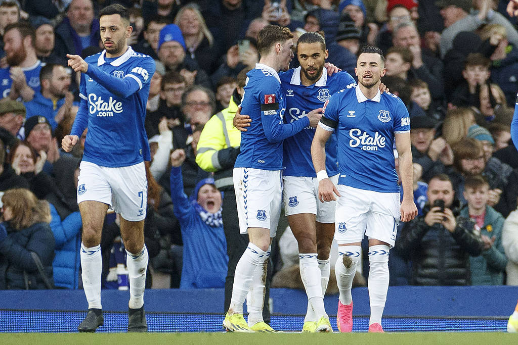 AYX体育-曼城发布备战花絮，冲刺阶段防线松动，德国杯任务艰巨，赛程密集仍需轮换-AYX体育